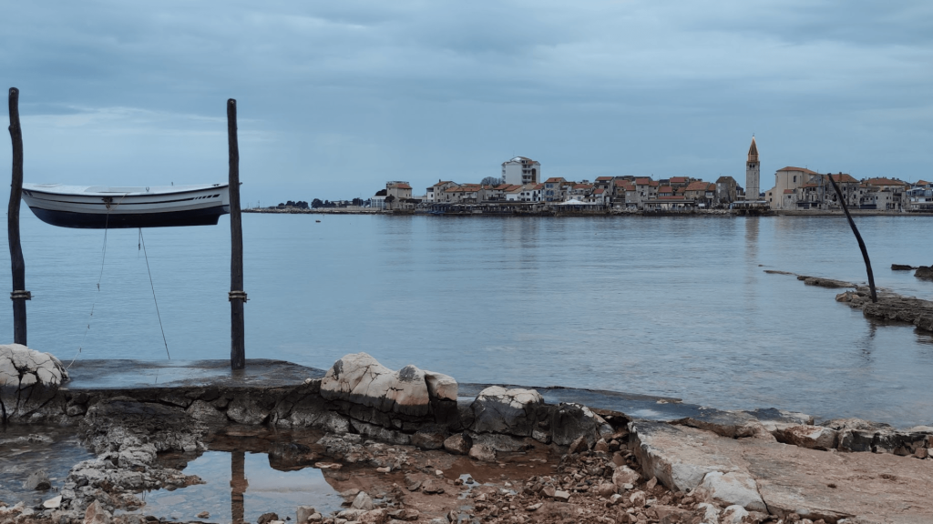 Beach in Umag with ship