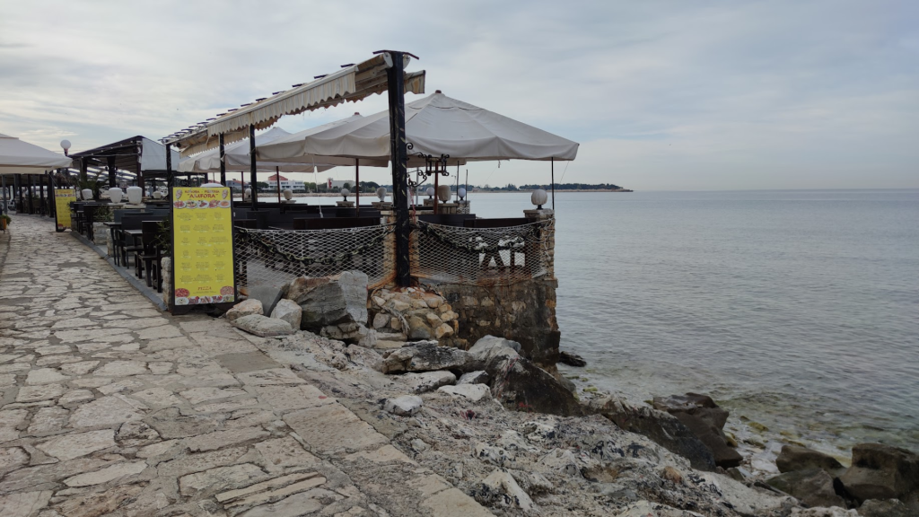 Restaurants at port of umag